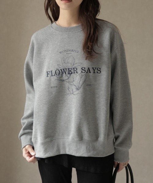 Ulysses（ユリシス）の「フラワー刺繍ロゴトレーナー（スウェット・レディース・ネイビー/ダークグレー・F）」の2枚目の写真