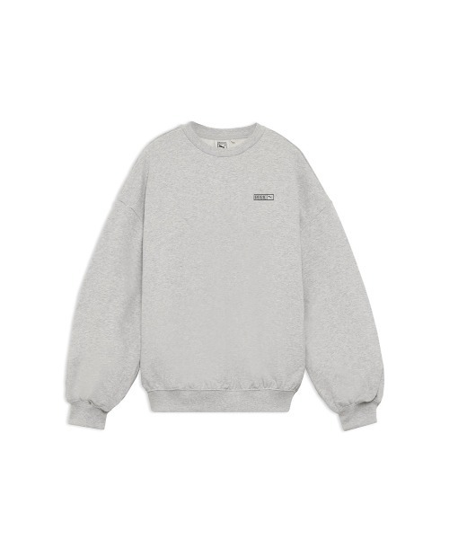 PUMA(プーマ)の「ウィメンズ PUMA x ROSE オーバーサイズ クルー スウェット(スウェット・レディース・グレー/ブラック・SMALL)」の2枚目の写真