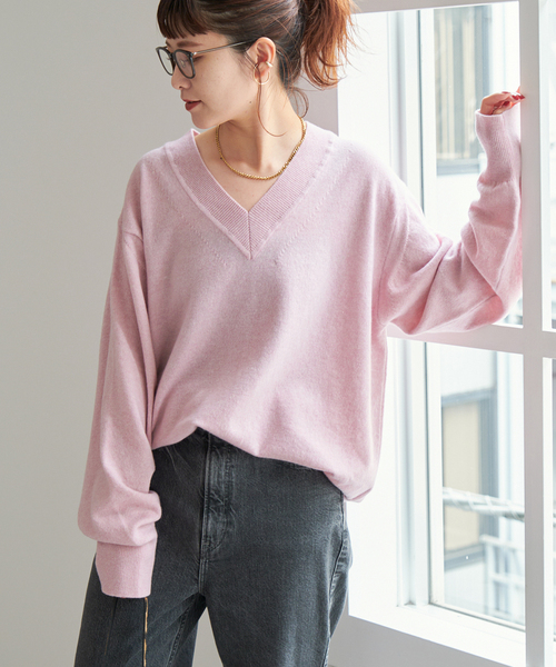Spick & Span（スピックアンドスパン）の「《WEB限定カラー有り》カシミヤ混Vネックプルオーバー（ニット/セーター・レディース・モカ/ネイビー/ピンク系その他/グレー・FREE）」の8枚目の写真