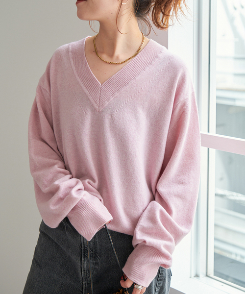 Spick & Span（スピックアンドスパン）の「《WEB限定カラー有り》カシミヤ混Vネックプルオーバー（ニット/セーター・レディース・モカ/ネイビー/ピンク系その他/グレー・FREE）」の9枚目の写真