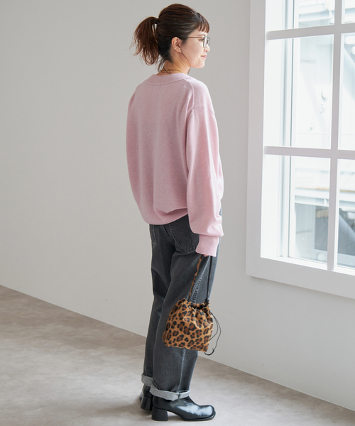 Spick & Span（スピックアンドスパン）の「《WEB限定カラー有り》カシミヤ混Vネックプルオーバー（ニット/セーター・レディース・モカ/ネイビー/ピンク系その他/グレー・FREE）」の14枚目の写真