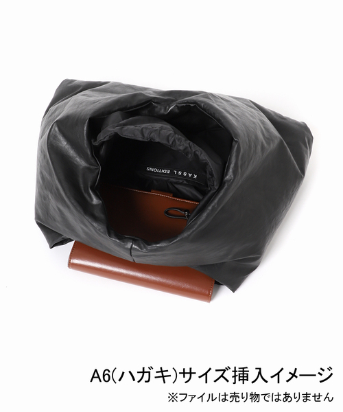 plage（プラージュ）の「KASSL EDITIONS / カッスルエディションズ SMALL OIL バッグ（ハンドバッグ・レディース・レッド/ブラック・FREE）」の17枚目の写真