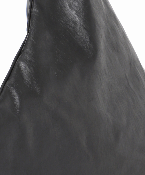 plage（プラージュ）の「KASSL EDITIONS / カッスルエディションズ SMALL OIL バッグ（ハンドバッグ・レディース・レッド/ブラック・FREE）」の18枚目の写真