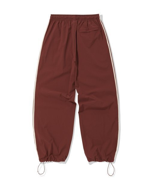 F.ILLUMINATE(フィルミネイト)の「ナイロンツーピンタックテーピングパンツ-ワイン(スウェットパンツ・レディース・その他・X-SMALL/SMALL/MEDIUM/LARGE)」の2枚目の写真