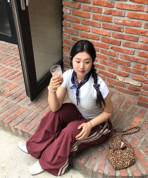 F.ILLUMINATE(フィルミネイト)の「ナイロンツーピンタックテーピングパンツ-ワイン(スウェットパンツ・レディース・その他・X-SMALL/SMALL/MEDIUM/LARGE)」の11枚目の写真