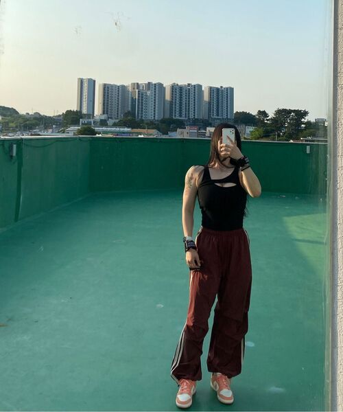 F.ILLUMINATE(フィルミネイト)の「ナイロンツーピンタックテーピングパンツ-ワイン(スウェットパンツ・レディース・その他・X-SMALL/SMALL/MEDIUM/LARGE)」の16枚目の写真