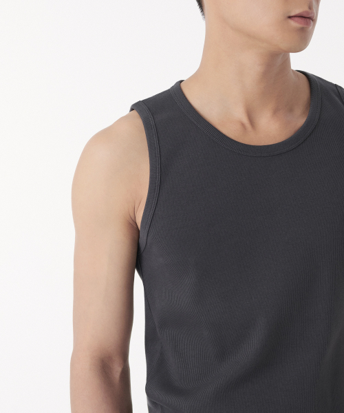 MUSINSA STANDARD（ムシンサスタンダード）の「エッセンシャルタンクトップ [ダークグレー]（Tシャツ/カットソー・メンズ・その他・SMALL/XX-LARGE/MEDIUM/X-LARGE/XXX-LARGE/LARGE）」の5枚目の写真