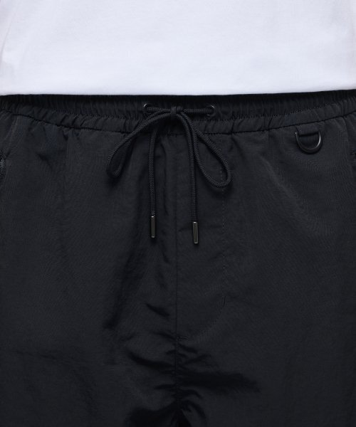 MUSINSA STANDARD（ムシンサスタンダード）の「ナイロンドローストリングトラックショーツ[ブラック]（その他パンツ・メンズ・その他・26/28）」の4枚目の写真