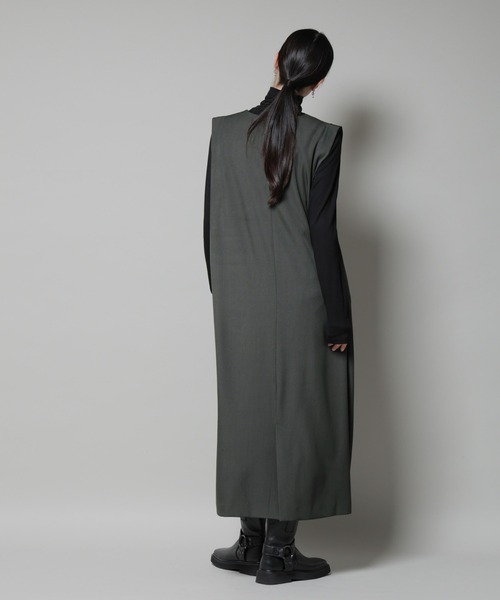 NANO universe（ナノユニバース）の「ショルダータックVネックワンピース（ワンピース・レディース・グリーン/ベージュ/チャコール・FREE）」の18枚目の写真