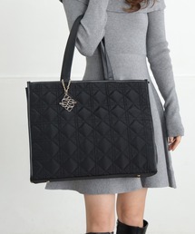 ALTROSE（アルトローズ）の「【A4対応】トートバッグ キルティング ナイロン チャーム付 大容量 推し活（トートバッグ）」