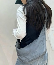 NuNuNa（ヌヌナ）の「【NuNuNa】ナイロンタッチラウンドショルダーバッグ（ショルダーバッグ）」