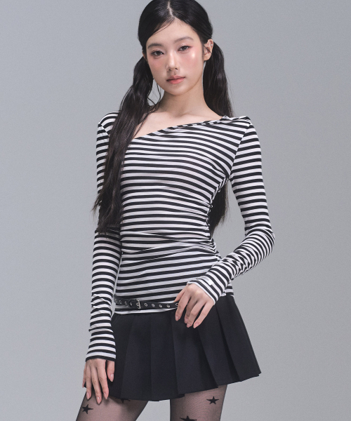 ZEROPLANET（ゼロプラネット）の「クロエ アンバランススリーブトップ [ホワイトストライプ]（Tシャツ/カットソー・レディース・ホワイト・SMALL/MEDIUM）」の2枚目の写真
