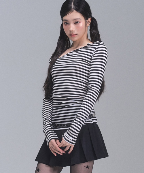 ZEROPLANET（ゼロプラネット）の「クロエ アンバランススリーブトップ [ホワイトストライプ]（Tシャツ/カットソー・レディース・ホワイト・SMALL/MEDIUM）」の4枚目の写真