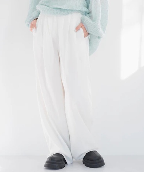 merrylatte(メリーラテ)の「ベルトデザインワイドパンツ【IROHANI】(その他パンツ・レディース・ブラック/ホワイト・FREE)」の1枚目の写真