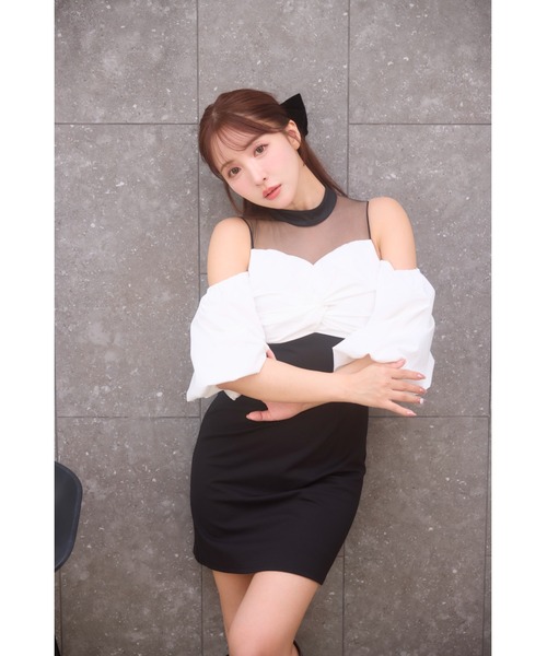 MISTREASS（ミストレアス）の「Open Shoulder Bicolor Mini Dress（ワンピース・レディース・ブラック/ベージュ・FREE）」の3枚目の写真