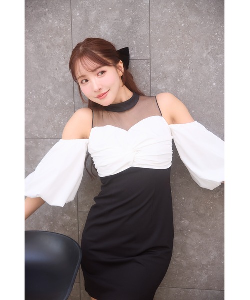 MISTREASS（ミストレアス）の「Open Shoulder Bicolor Mini Dress（ワンピース・レディース・ブラック/ベージュ・FREE）」の8枚目の写真