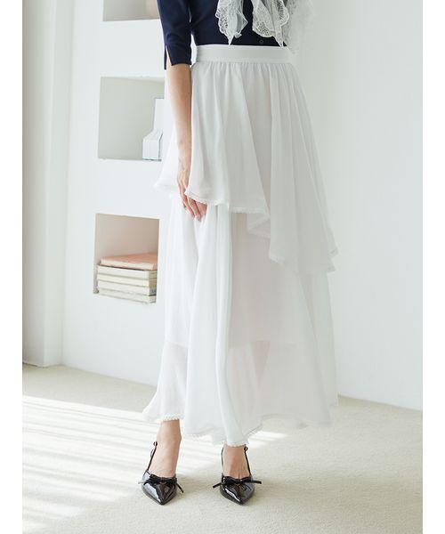 SNIDEL（スナイデル）の「Sustainableバリエーションティアードスカート（スカート・レディース・シルバー/アイボリー/ホワイト・0/1）」の4枚目の写真