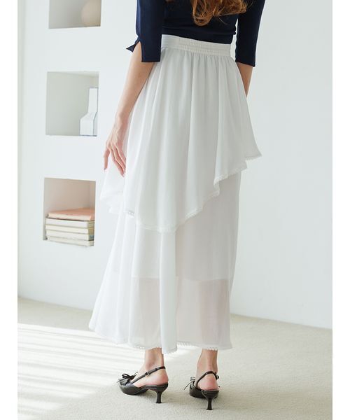 SNIDEL（スナイデル）の「Sustainableバリエーションティアードスカート（スカート・レディース・シルバー/アイボリー/ホワイト・0/1）」の5枚目の写真
