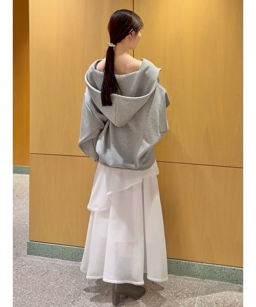 SNIDEL(スナイデル)の「Sustainableバリエーションティアードスカート(スカート・レディース・シルバー/アイボリー/ホワイト・0/1)」の16枚目の写真