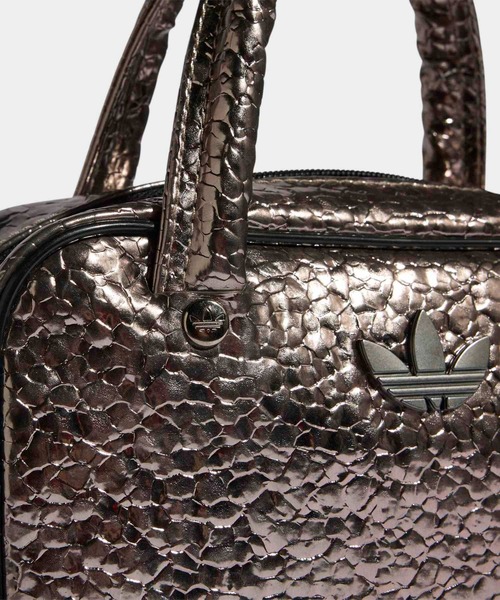 adidas（アディダス）の「アディカラー XS バッグ / アディダスオリジナルス adidas Originals（ショルダーバッグ・メンズ・グレー・FREE）」の5枚目の写真