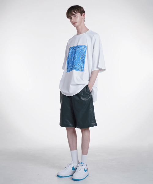 VERSE ONE(バースワン)の「PAISLEY LOGO BANDANA T-SHIRTS WHITE/NAVY(Tシャツ/カットソー・レディース・その他・LARGE/MEDIUM/SMALL)」の2枚目の写真