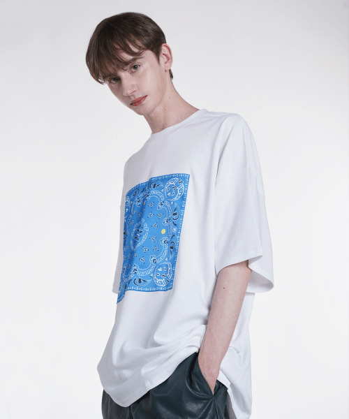 VERSE ONE(バースワン)の「PAISLEY LOGO BANDANA T-SHIRTS WHITE/NAVY(Tシャツ/カットソー・レディース・その他・LARGE/MEDIUM/SMALL)」の3枚目の写真