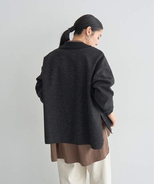 YECCA VECCA（イェッカヴェッカ）の「ニット切替メルトンVネックカーディガン（カーディガン/ボレロ・レディース・ブラウン/チャコールグレー/グレー・FREE）」の19枚目の写真