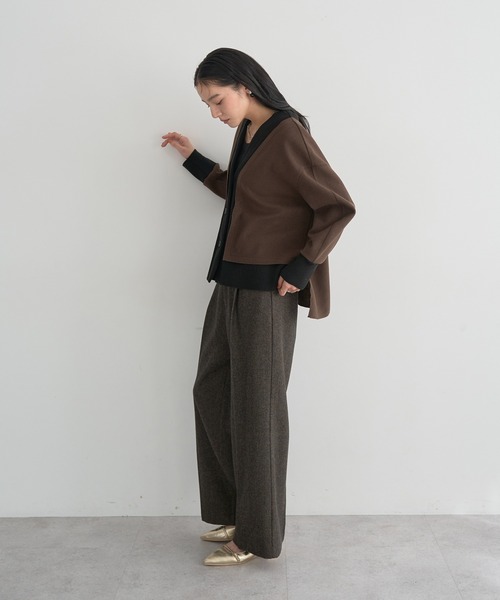 YECCA VECCA（イェッカヴェッカ）の「ニット切替メルトンVネックカーディガン（カーディガン/ボレロ・レディース・ブラウン/チャコールグレー/グレー・FREE）」の14枚目の写真