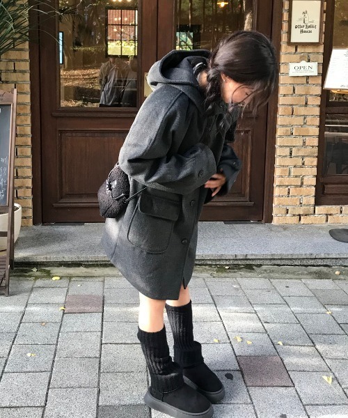 FAVORITO(ファヴォリート)の「フード付きシングルブレストメルトンジャケット(チェスターコート・レディース・ダークグレー・F)」の2枚目の写真