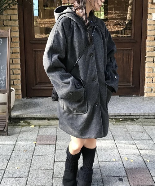 FAVORITO(ファヴォリート)の「フード付きシングルブレストメルトンジャケット(チェスターコート・レディース・ダークグレー・F)」の11枚目の写真