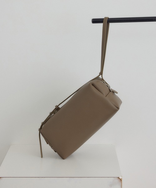 SALON adam et rope'（サロン アダム エ ロペ）の「【W S（ドゥーブル）】ゴートレザーショルダーバッグ（ショルダーバッグ・レディース・ベージュ系その他/ブラック/オフホワイト・FREE）」の6枚目の写真