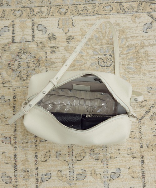 SALON adam et rope'（サロン アダム エ ロペ）の「【W S（ドゥーブル）】ゴートレザーショルダーバッグ（ショルダーバッグ・レディース・ベージュ系その他/ブラック/オフホワイト・FREE）」の7枚目の写真