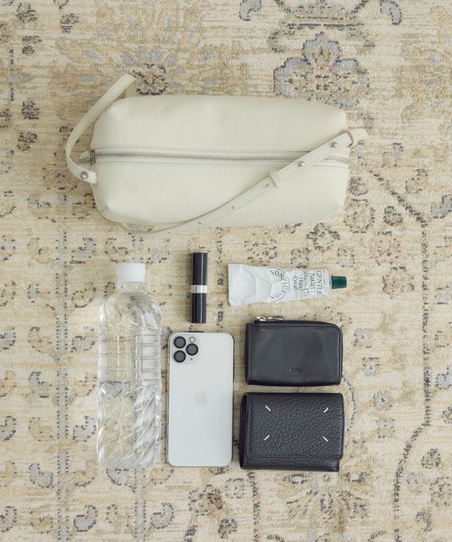 SALON adam et rope'（サロン アダム エ ロペ）の「【W S（ドゥーブル）】ゴートレザーショルダーバッグ（ショルダーバッグ・レディース・ベージュ系その他/ブラック/オフホワイト・FREE）」の8枚目の写真