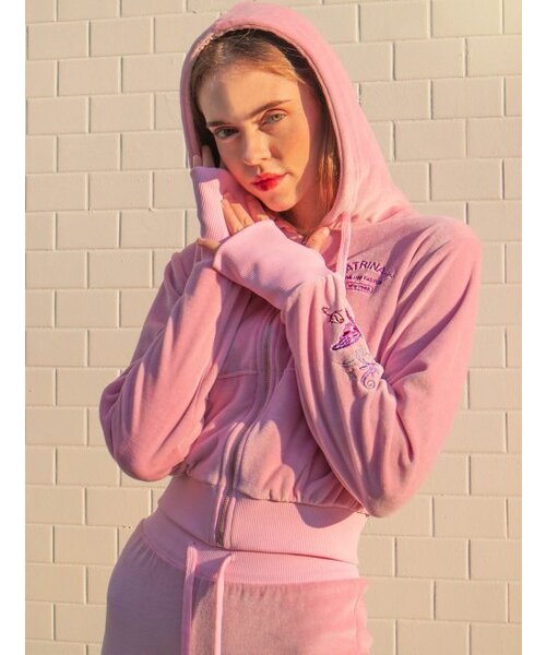 KATRINA K(カトリーナケイ)の「ローズタトゥー ベルベット フードジップアップ トラックトップ-ベビーピンク(パーカー・レディース・ライトピンク・FREE)」の1枚目の写真