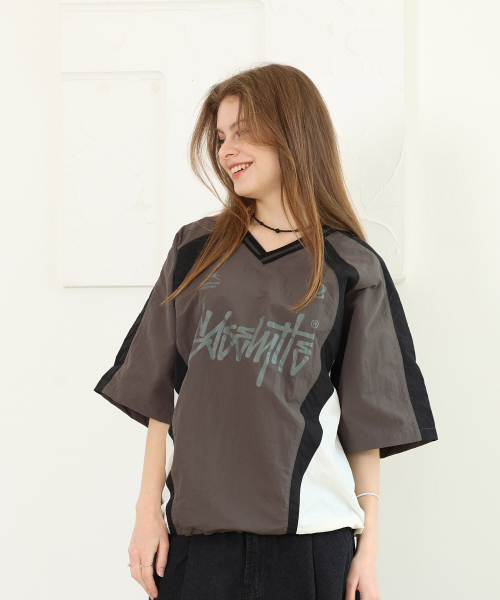 YOSEMITE(ヨセミティ)の「OGナイロンスポーティ半袖TシャツチャコールYT-309(Tシャツ/カットソー・レディース・チャコール・LARGE/X-LARGE/XX-LARGE)」の4枚目の写真