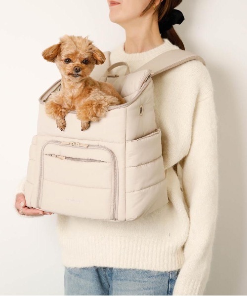 moncheri(モンシェリ)の「撥水軽量ふんわりキルティングリュック(ペット用キャリーケース・レディース・ベージュ・S/M)」の5枚目の写真