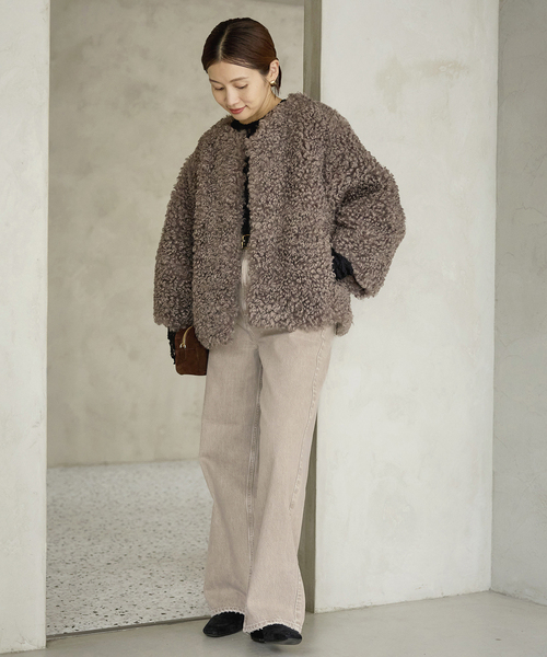 IENA（イエナ）の「upper hights/アッパーハイツ 別注 THE NIECE デニムパンツ（デニムパンツ・レディース・ベージュ/ブルー・22/26/25/24/23）」の4枚目の写真