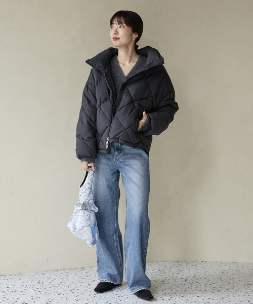 IENA（イエナ）の「upper hights/アッパーハイツ 別注 THE NIECE デニムパンツ（デニムパンツ・レディース・ベージュ/ブルー・22/26/25/24/23）」の5枚目の写真