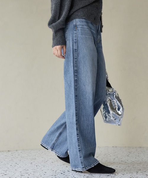 IENA（イエナ）の「upper hights/アッパーハイツ 別注 THE NIECE デニムパンツ（デニムパンツ・レディース・ベージュ/ブルー・22/26/25/24/23）」の16枚目の写真