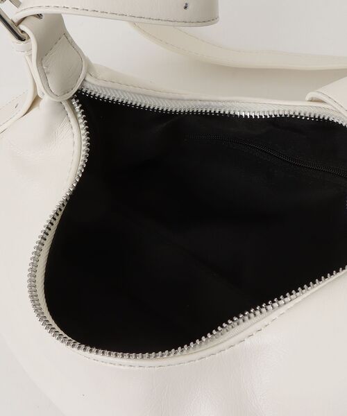 AUREN(オーレン)の「【ユニセックス】バックルショルダーバッグ(ショルダーバッグ・メンズ・ブラック/レッド/ブラウン/ホワイト・FREE)」の6枚目の写真