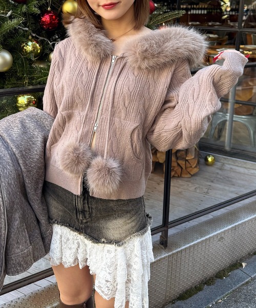 SPIRALGIRL（スパイラルガール）の「ぽんぽん付きケーブル編みニットショートパーカー（パーカー・レディース・ブラック/オフホワイト/ベージュ・FREE）」の18枚目の写真