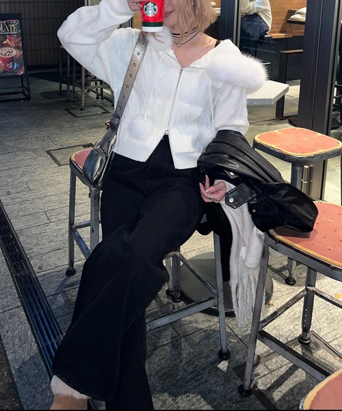 SPIRALGIRL（スパイラルガール）の「ぽんぽん付きケーブル編みニットショートパーカー（パーカー・レディース・ブラック/オフホワイト/ベージュ・FREE）」の20枚目の写真