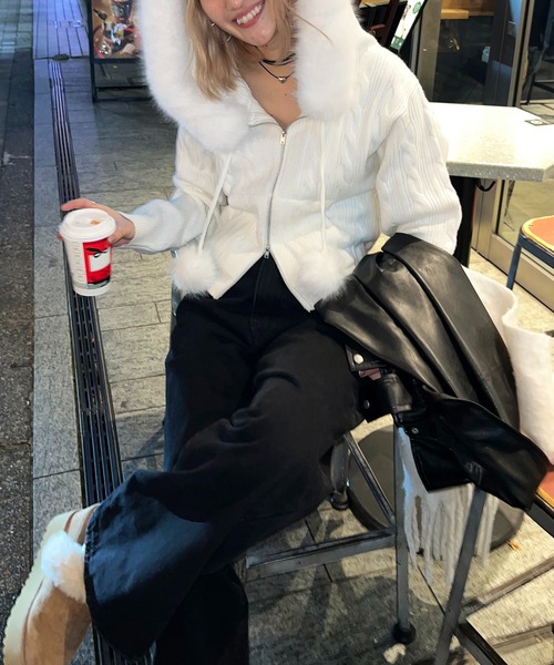 SPIRALGIRL（スパイラルガール）の「ぽんぽん付きケーブル編みニットショートパーカー（パーカー・レディース・ブラック/オフホワイト/ベージュ・FREE）」の19枚目の写真