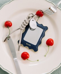 Beau're（ヴュレ）の「BEAURE ミラー フレーム レザー チャーム（キーホルダー）」