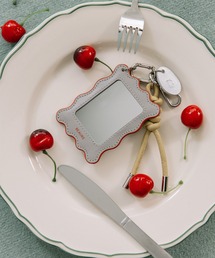 Beau're（ヴュレ）の「BEAURE ミラー フレーム レザー チャーム（キーホルダー）」