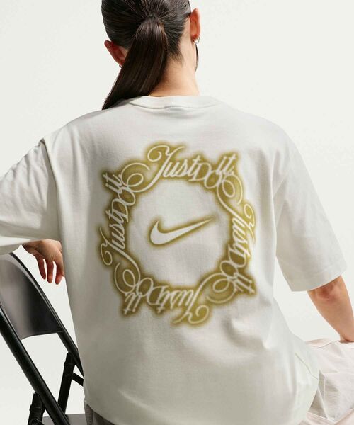 NIKE(ナイキ)の「ナイキ スポーツウェア ウィメンズ オーバーサイズド Tシャツ / Nike Sportswear Women's Oversized T-Shirt IO3526-133 Sail(Tシャツ/カットソー・レディース・クリーム・XS/M/L/XL/S)」の2枚目の写真