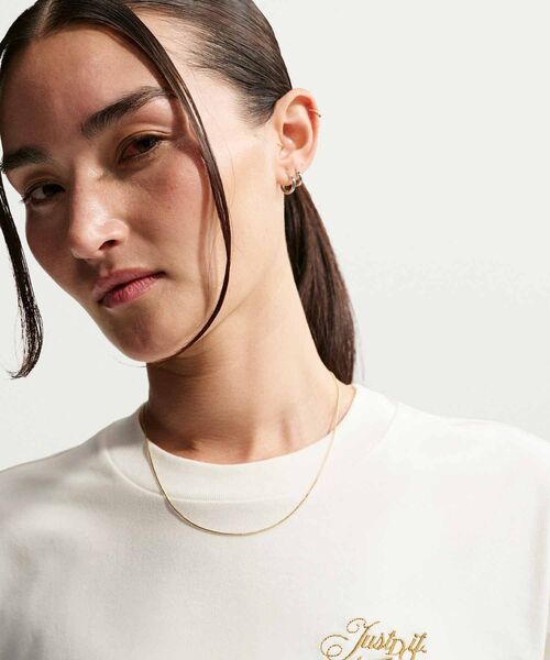 NIKE(ナイキ)の「ナイキ スポーツウェア ウィメンズ オーバーサイズド Tシャツ / Nike Sportswear Women's Oversized T-Shirt IO3526-133 Sail(Tシャツ/カットソー・レディース・クリーム・XS/M/L/XL/S)」の3枚目の写真