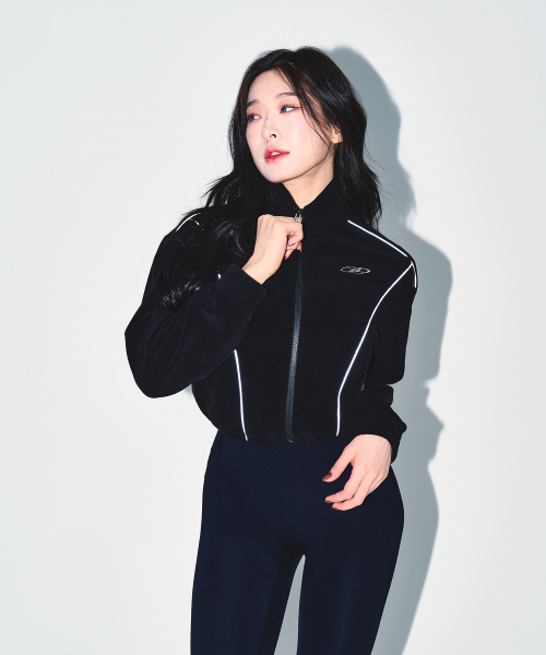 BORN TO WIN（ボーントゥウィン）の「W CHROME B FLEECE CROP JACKET [BLACK]（その他アウター・レディース・その他・2/1）」の3枚目の写真
