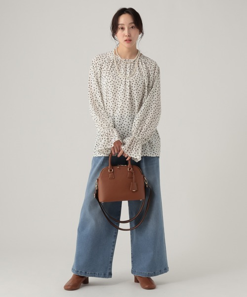 Elura（エルーラ）の「サラサラ着映えギャザーブラウス/636935（シャツ/ブラウス・レディース・オフホワイト/ブラック・FREE）」の3枚目の写真