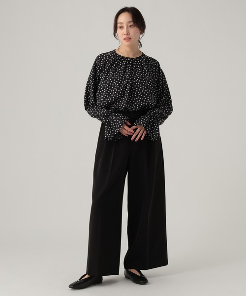 Elura（エルーラ）の「サラサラ着映えギャザーブラウス/636935（シャツ/ブラウス・レディース・オフホワイト/ブラック・FREE）」の5枚目の写真